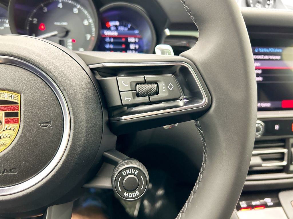 Used 2026 Porsche Macan AWD/4WD image 15