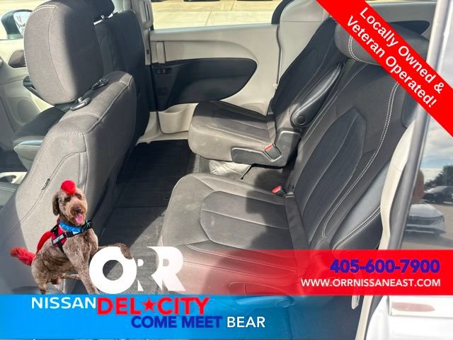Used 2023 Chrysler Voyager LX FWD image 9