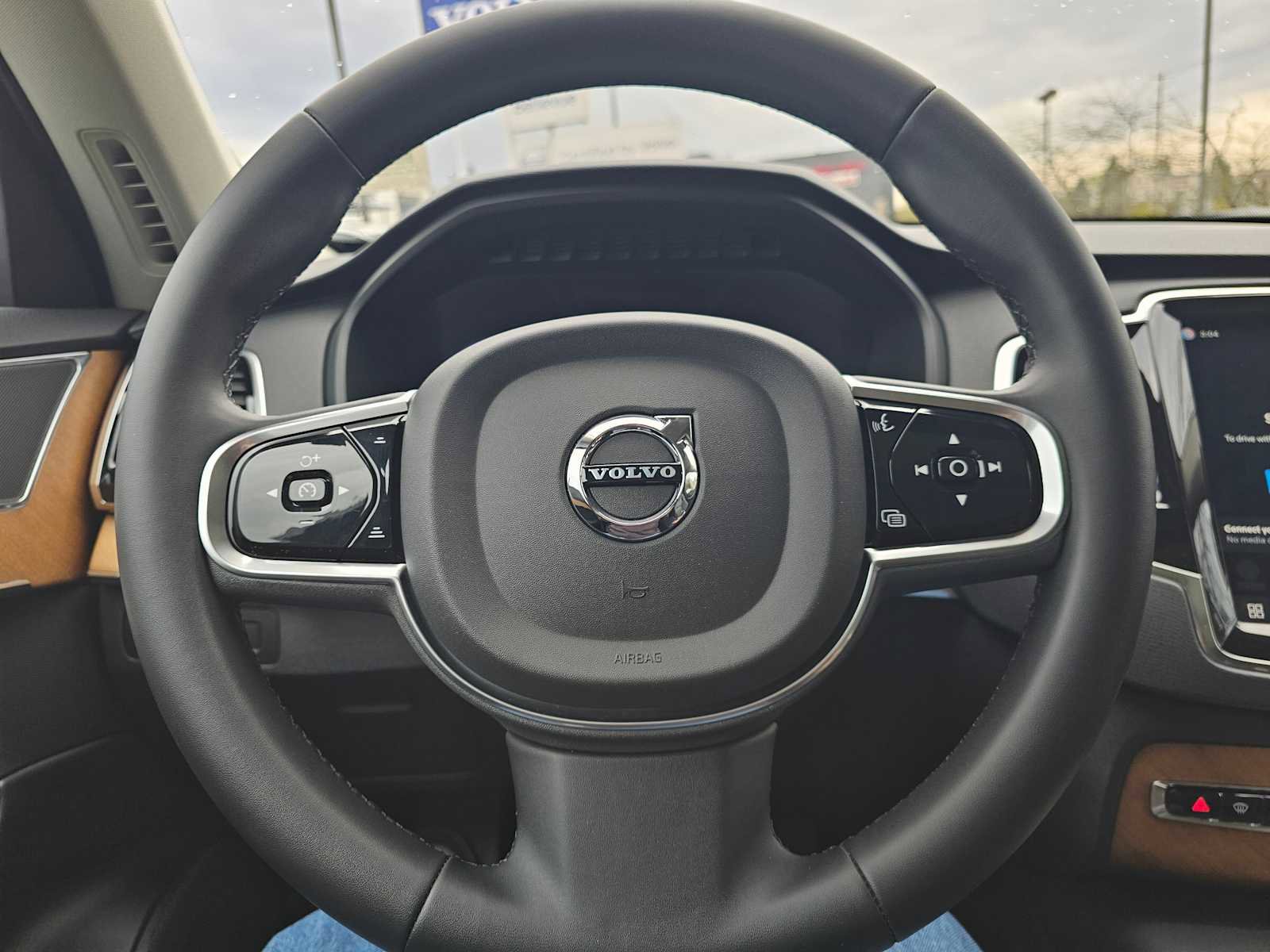 Used 2023 Volvo XC90 T8 Plus AWD/4WD image 23