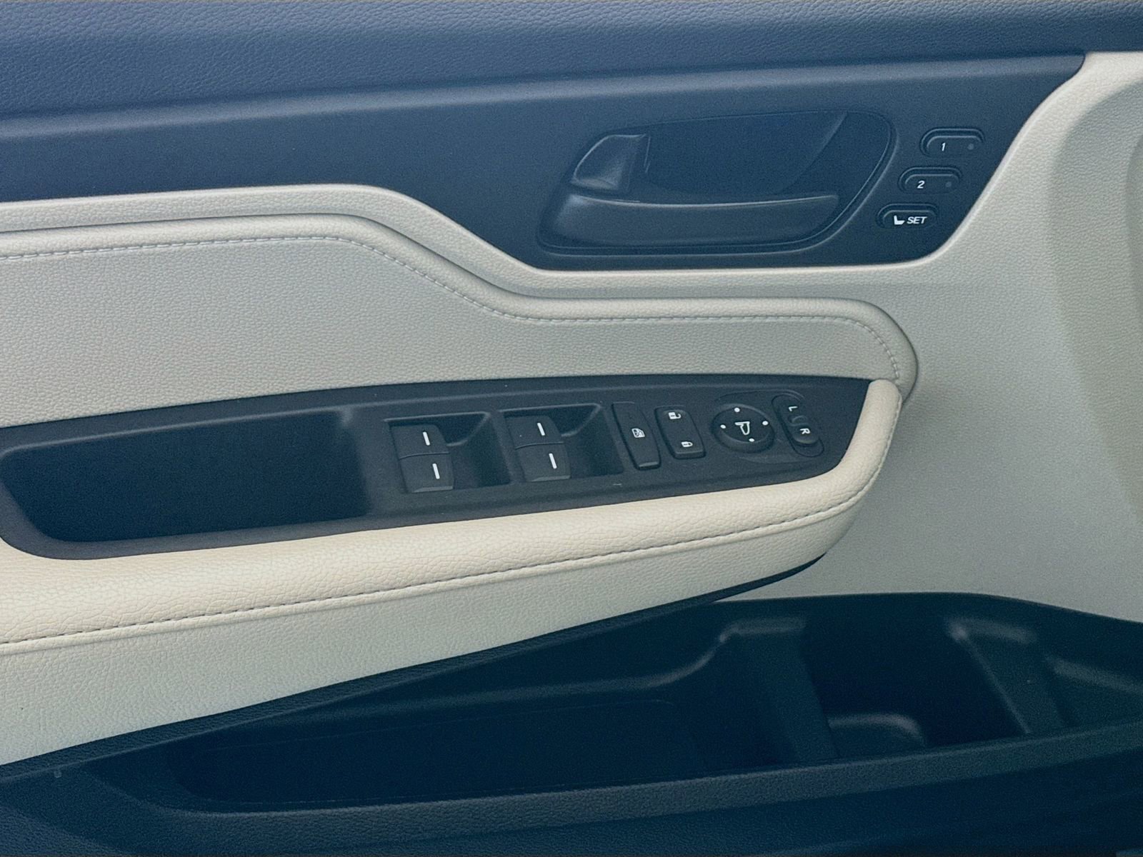 Used 2025 Honda Odyssey EX-L image 15