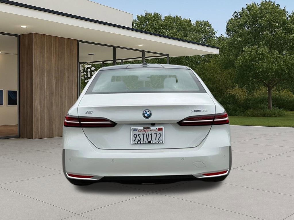 Used 2025 BMW i5 xDrive40 w/ Premium Package AWD/4WD image 10