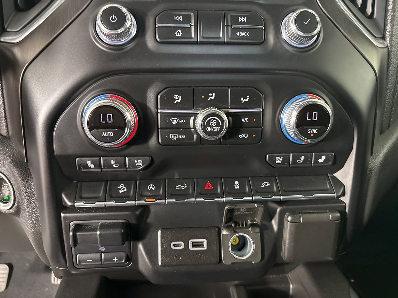 Used 2021 GMC Sierra 1500 AT4 w/ AT4 Preferred Package AWD/4WD image 20