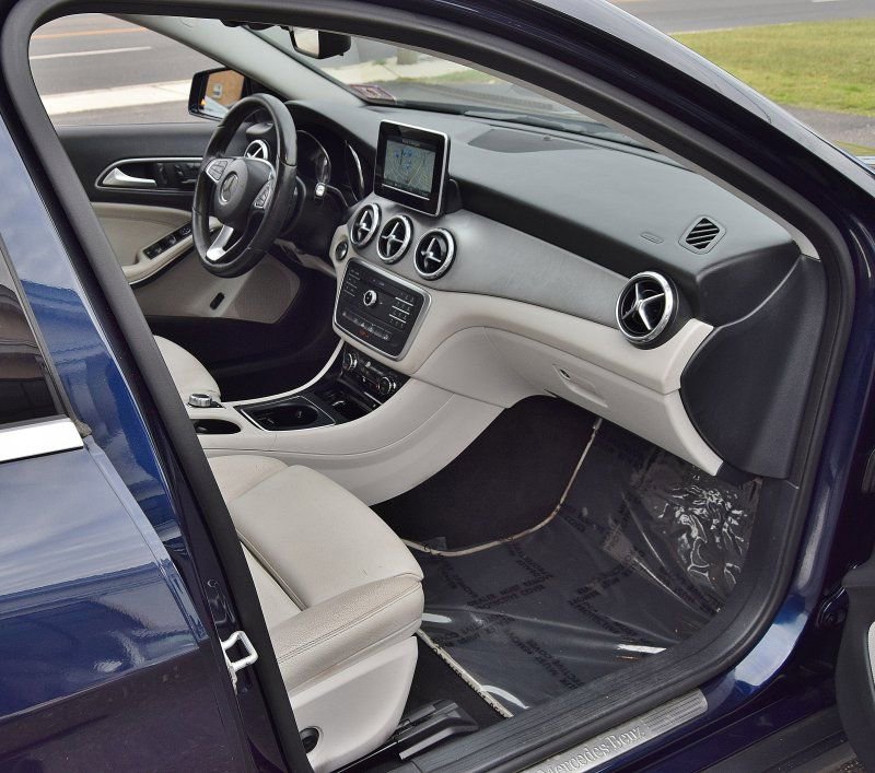 Used 2017 Mercedes-Benz GLA 250 4MATIC image 22