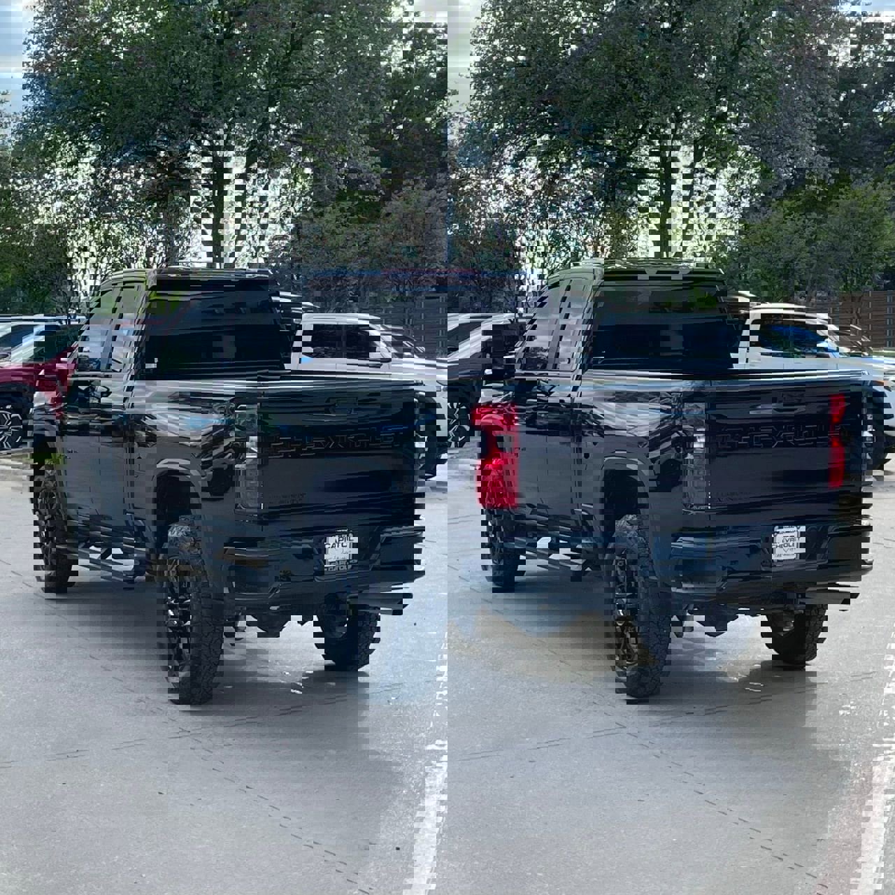 Used 2025 Chevrolet Silverado 2500 Custom w/ Custom Value Package image 4