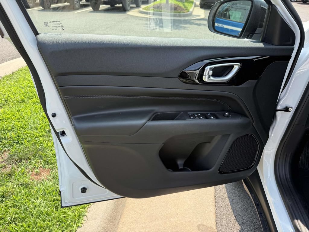 New 2026 Jeep Compass Latitude AWD/4WD image 31