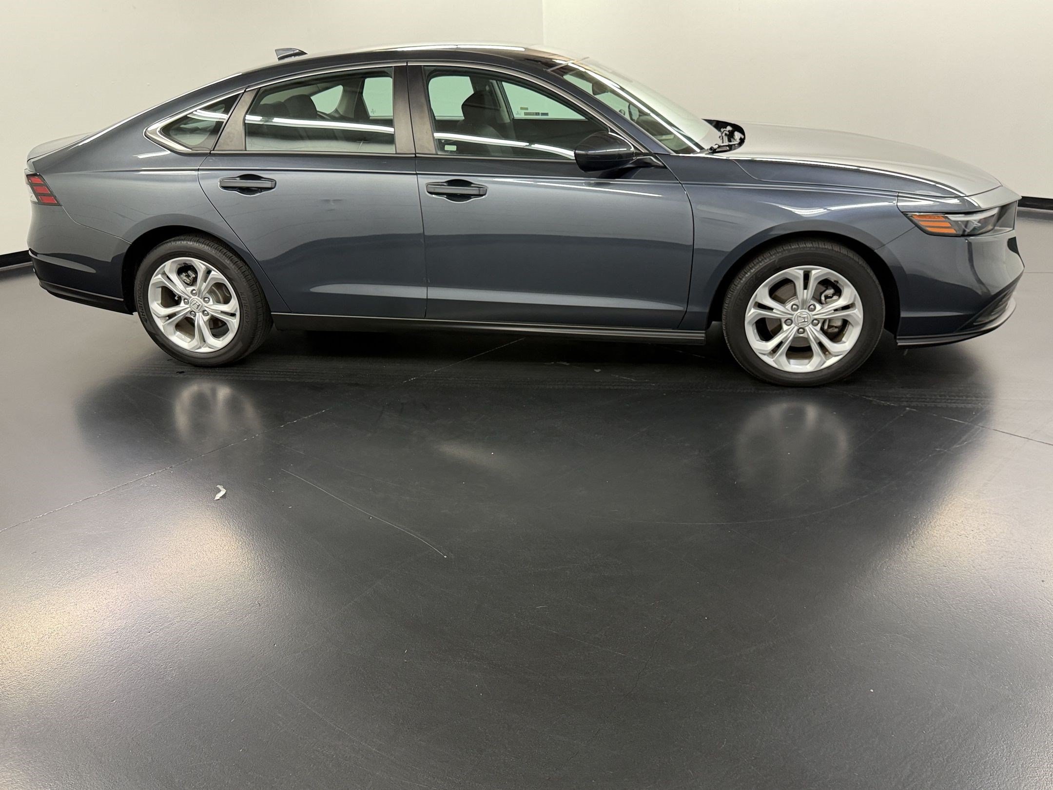 Used 2023 Honda Accord LX image 8