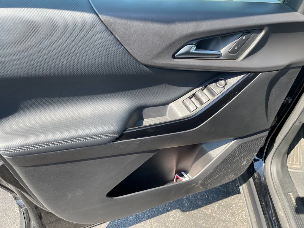 Used 2026 Chevrolet Equinox LT AWD/4WD image 17