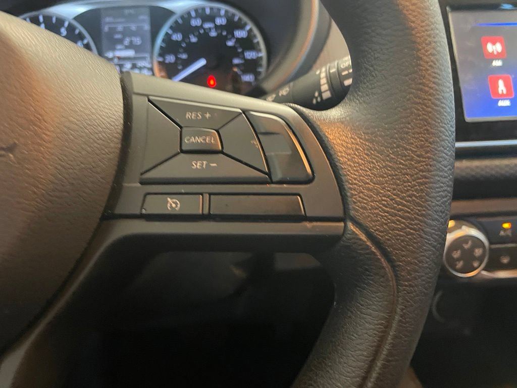Used 2025 Nissan Kicks Play S FWD image 14