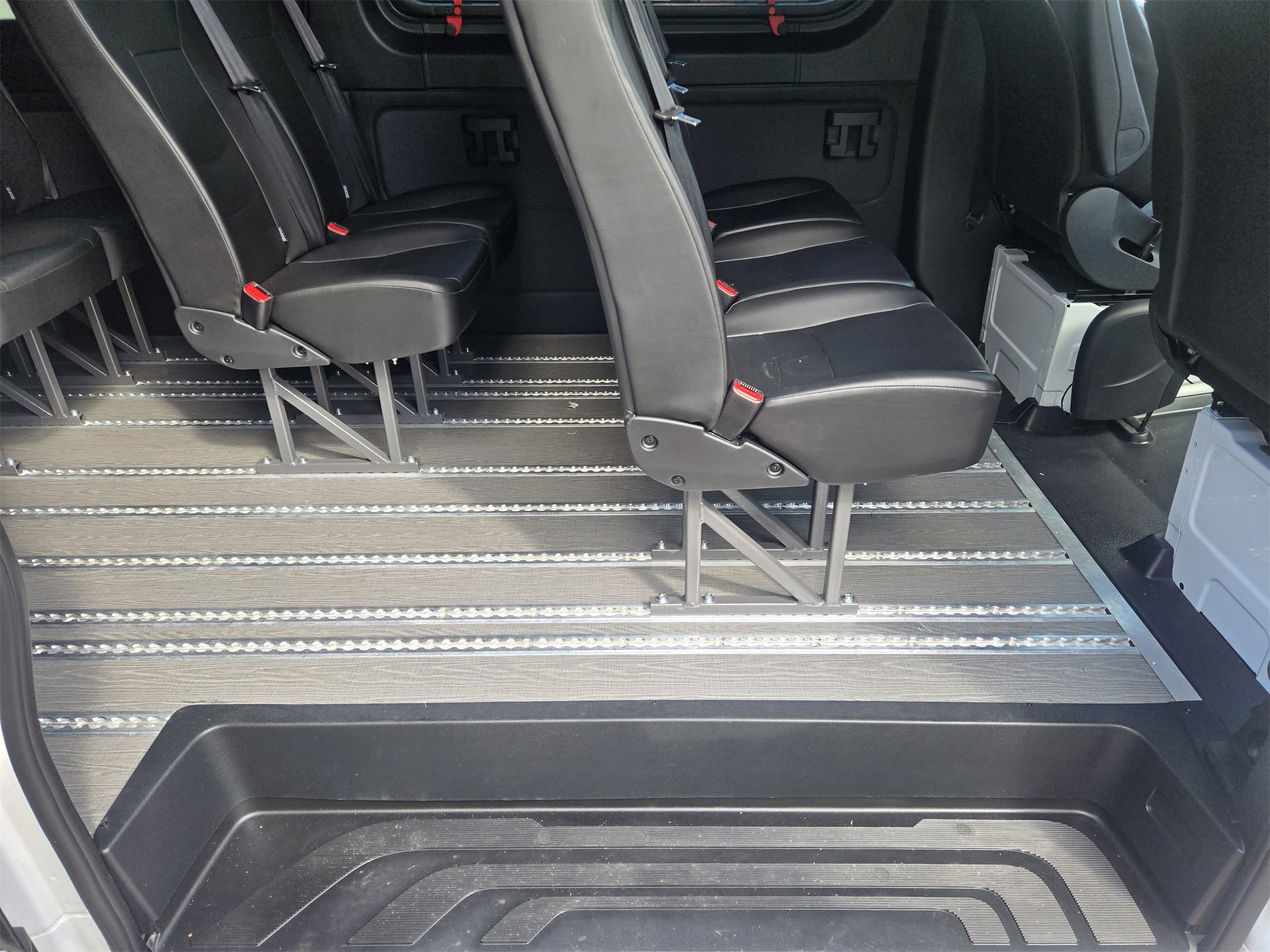 Used 2024 Mercedes-Benz Sprinter 3500 image 22