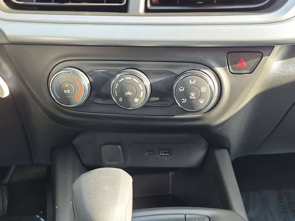 Used 2026 Chevrolet Trax LS FWD image 25