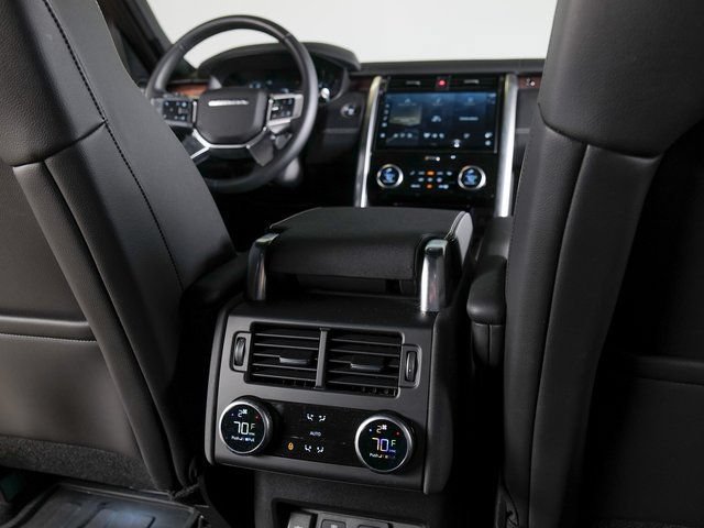 Certified 2025 Land Rover Discovery Dynamic SE AWD/4WD image 23