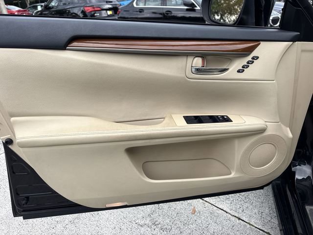 Used 2013 Lexus ES 300h w/ Luxury Pkg FWD image 13