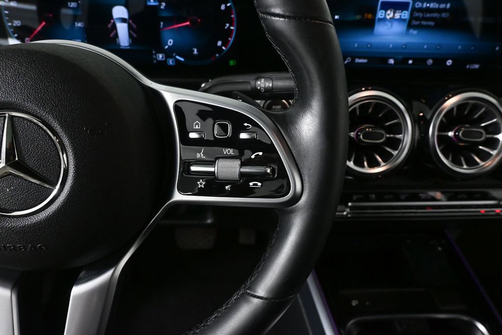 Certified 2022 Mercedes-Benz GLB 250 4MATIC image 11