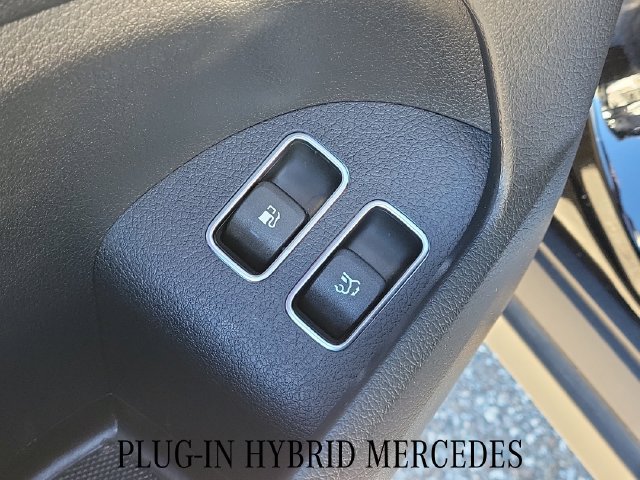 Used 2025 Mercedes-Benz GLE 450e 4MATIC image 23