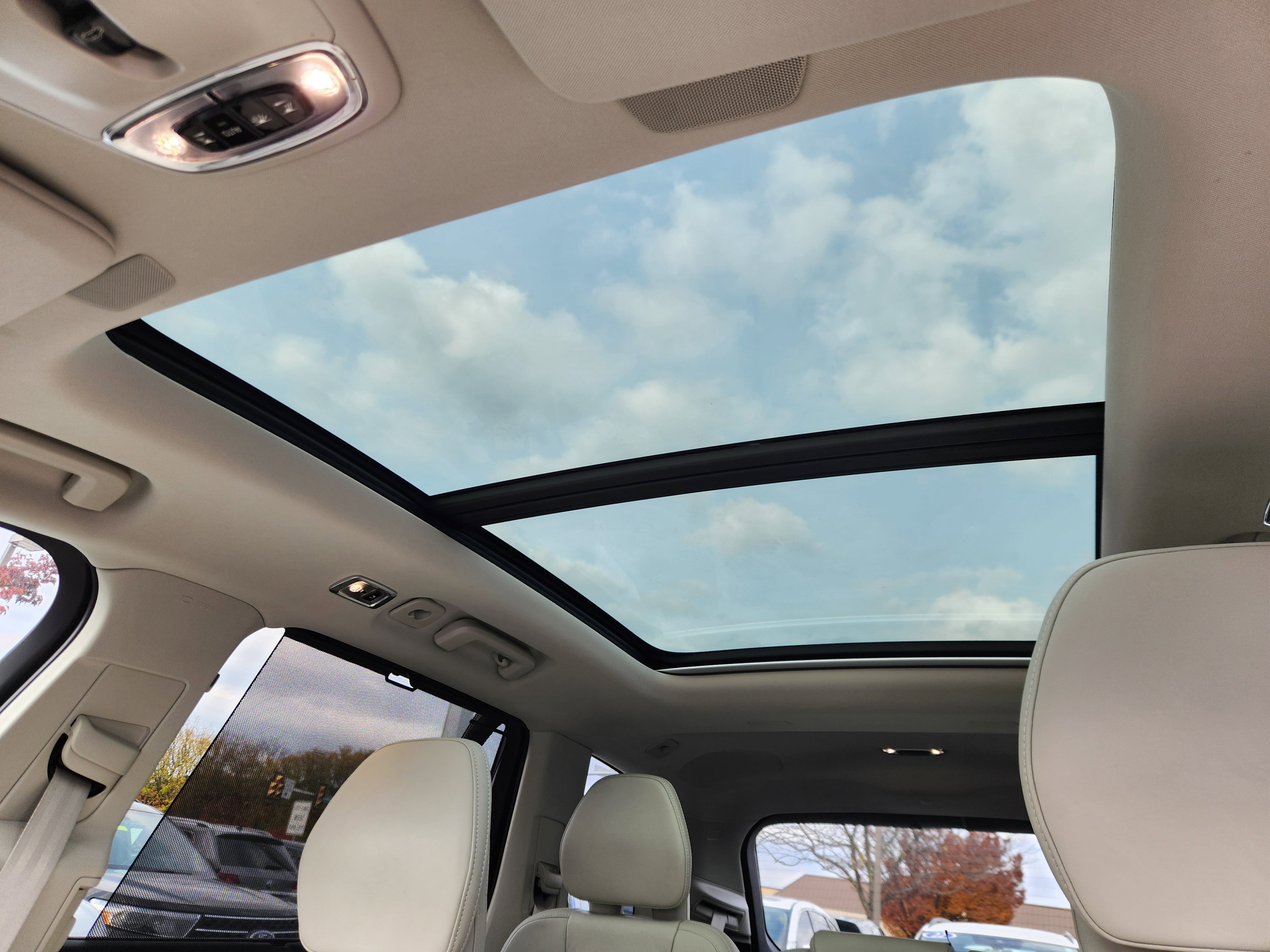 Used 2022 Volvo XC90 T6 Inscription w/ Advanced Package image 16