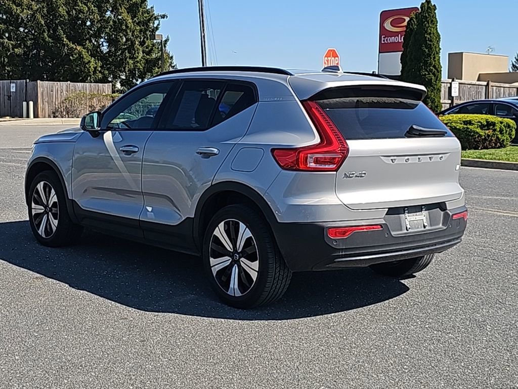 Used 2023 Volvo XC40 Recharge Plus image 14
