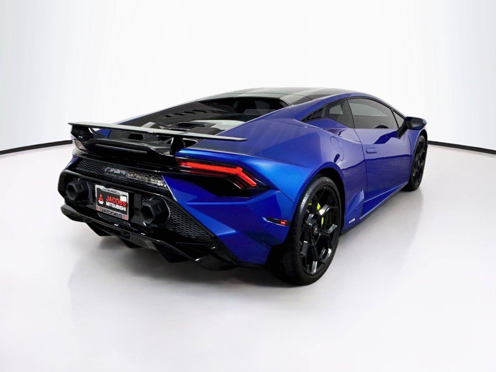 Used 2023 Lamborghini Huracan Tecnica RWD image 5