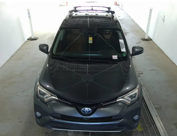 Used 2018 Toyota RAV4 Limited w/ Advanced Technology Package AWD/4WD image 4