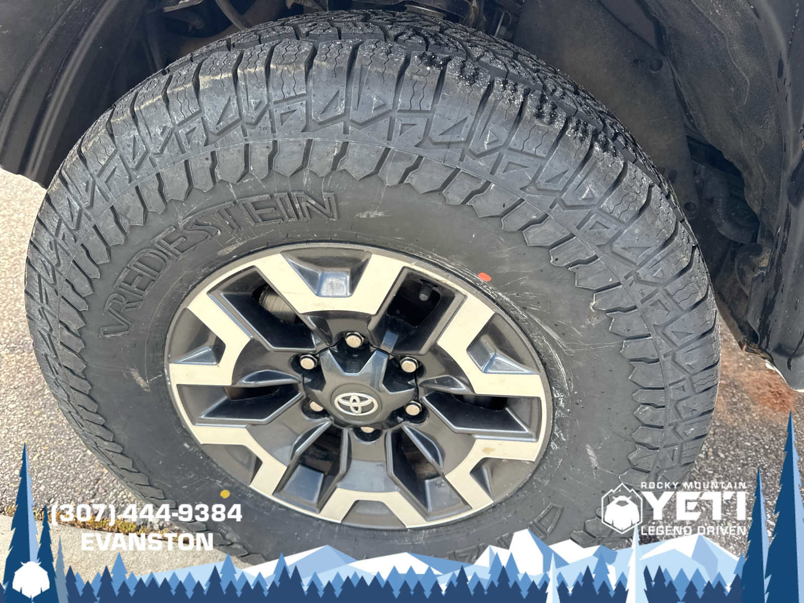 Used 2020 Toyota Tacoma SR AWD/4WD image 18