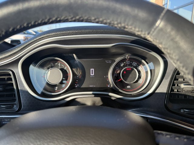 Used 2015 Dodge Challenger R/T Plus RWD image 21