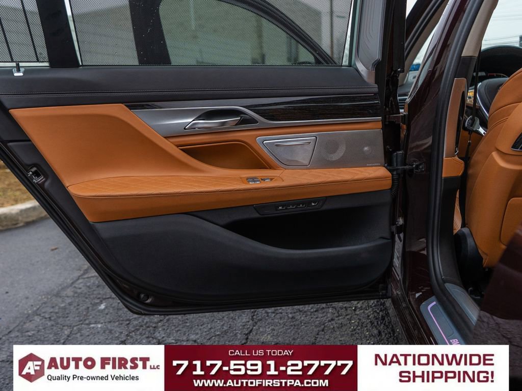 Used 2020 BMW 750i xDrive w/ Autobahn Package image 11