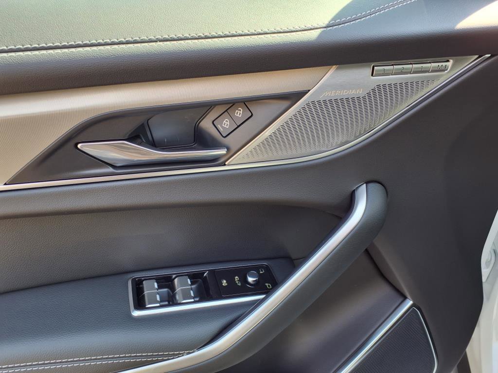 New 2026 Jaguar F-PACE R-Dynamic S image 10