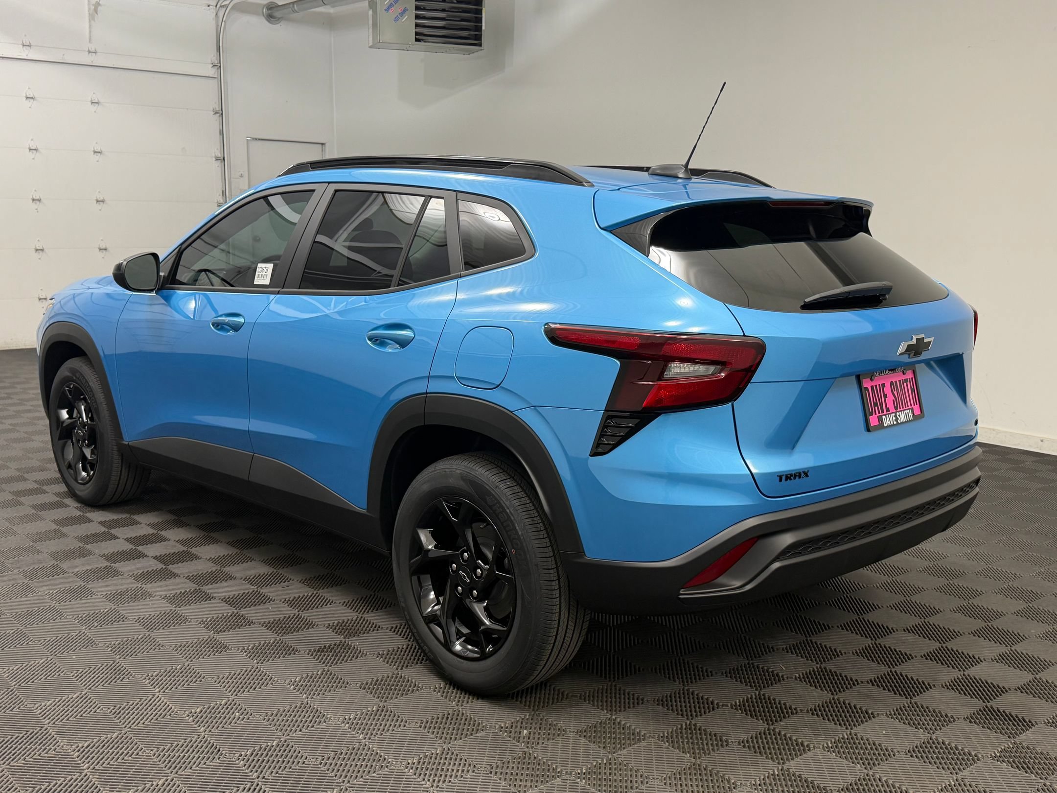 New 2026 Chevrolet Trax LT w/ Midnight Edition FWD image 3