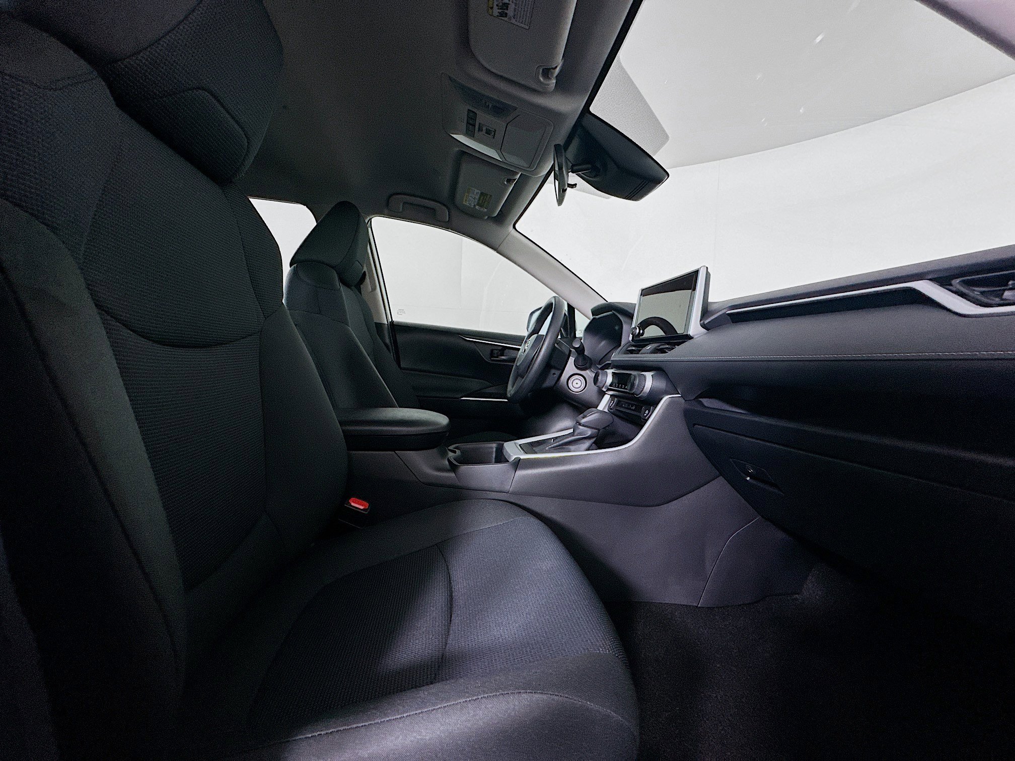 Used 2025 Toyota RAV4 LE image 30