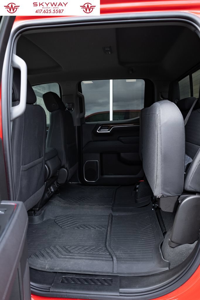 Used 2025 Chevrolet Silverado 1500 LT AWD/4WD image 21