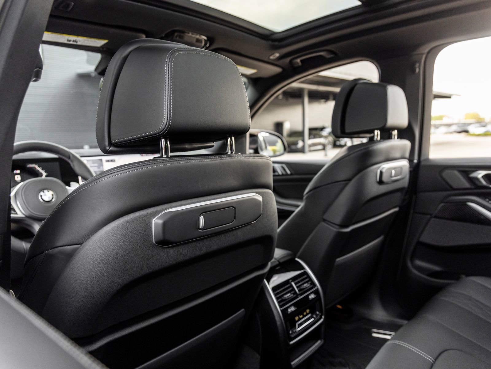 Used 2026 BMW X5 M60i w/ Climate Comfort Package image 27