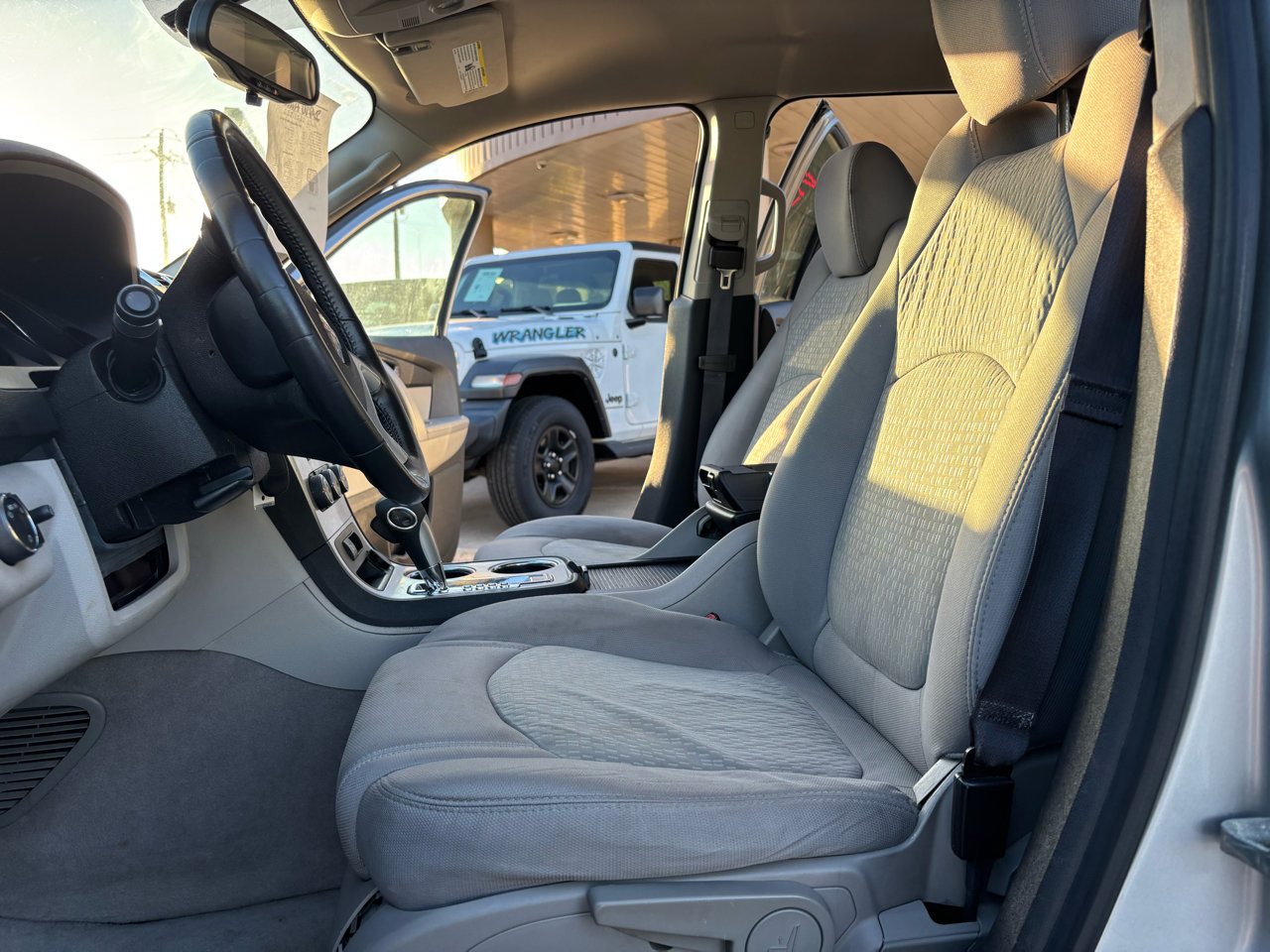 Used 2011 GMC Acadia SL w/ Preferred Package image 19