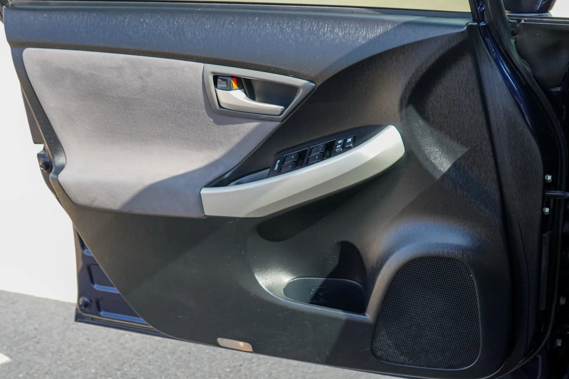 Used 2015 Toyota Prius Two image 27