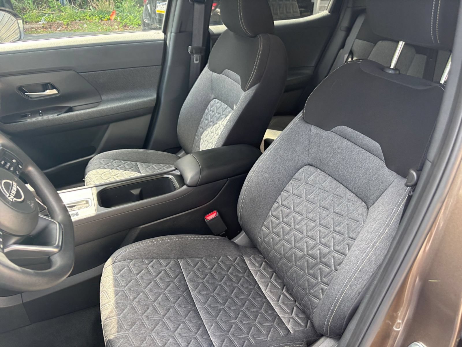 Used 2026 Nissan Kicks SV w/ Cold Weather Package FWD image 32