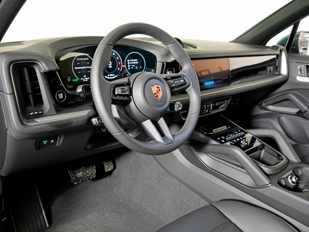 Certified 2026 Porsche Cayenne AWD/4WD image 4