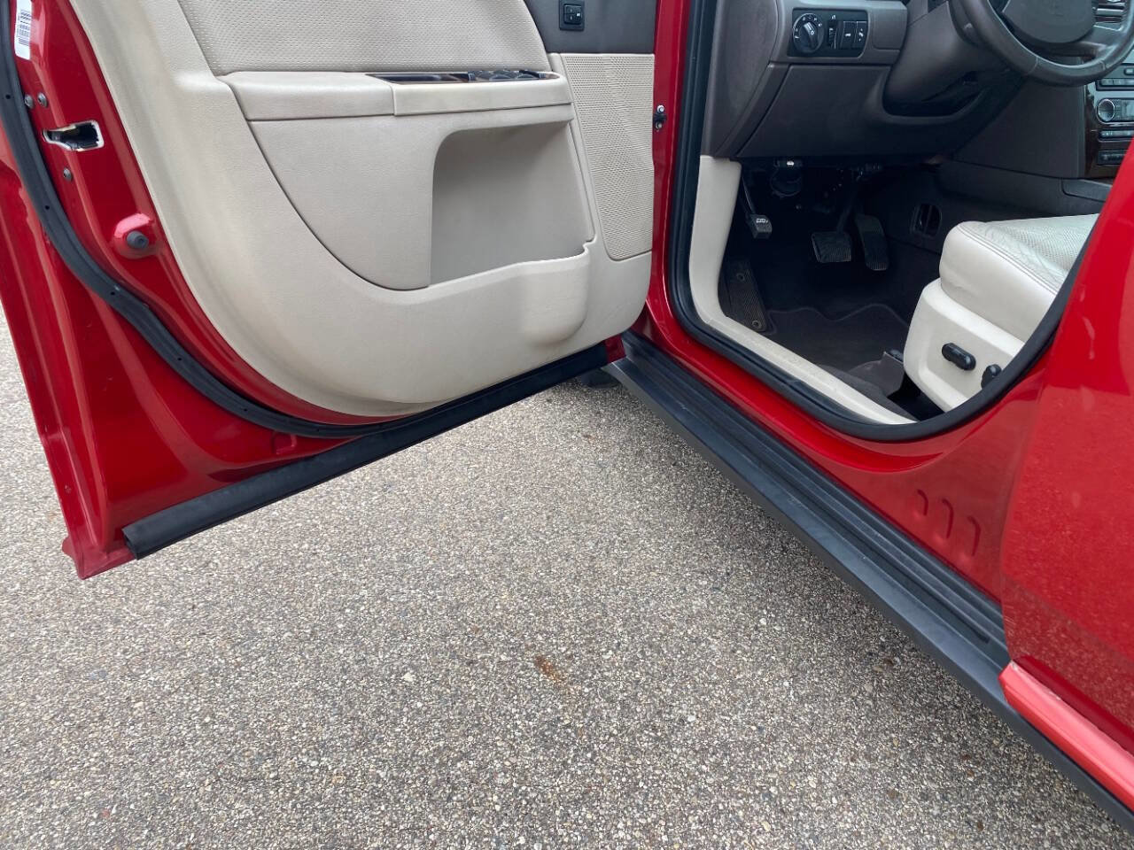 Used 2009 Ford Taurus Limited image 44