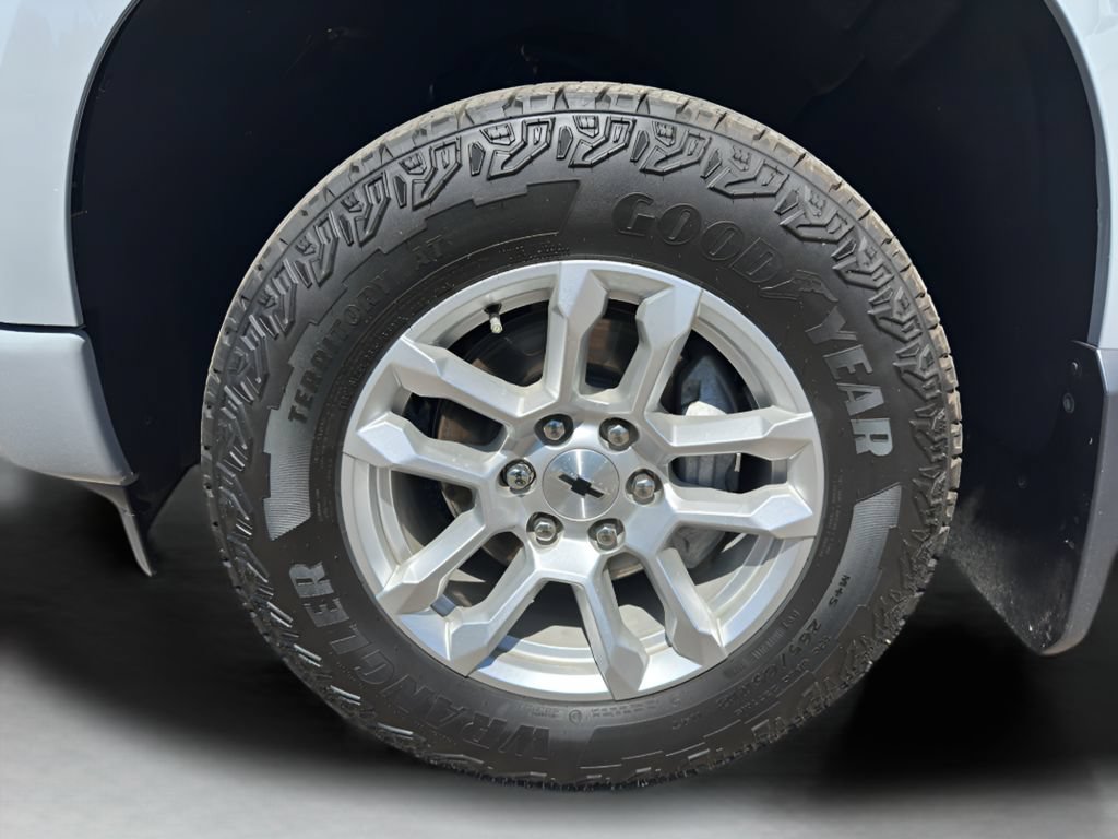Used 2024 Chevrolet Silverado 1500 RST AWD/4WD image 9