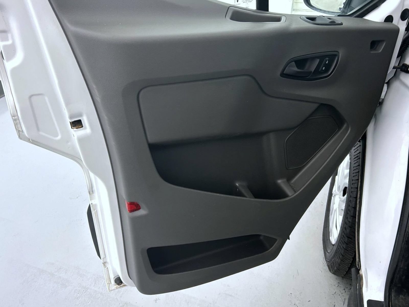 Used 2022 Ford Transit 350 XLT RWD image 9