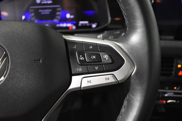 Used 2025 Volkswagen Jetta SE image 16