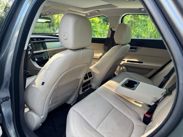 Used 2018 Jaguar XF Prestige AWD/4WD image 12