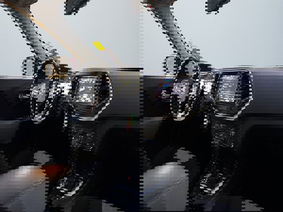 Used 2014 Jeep Cherokee Latitude w/ Trailer Tow Group image 13