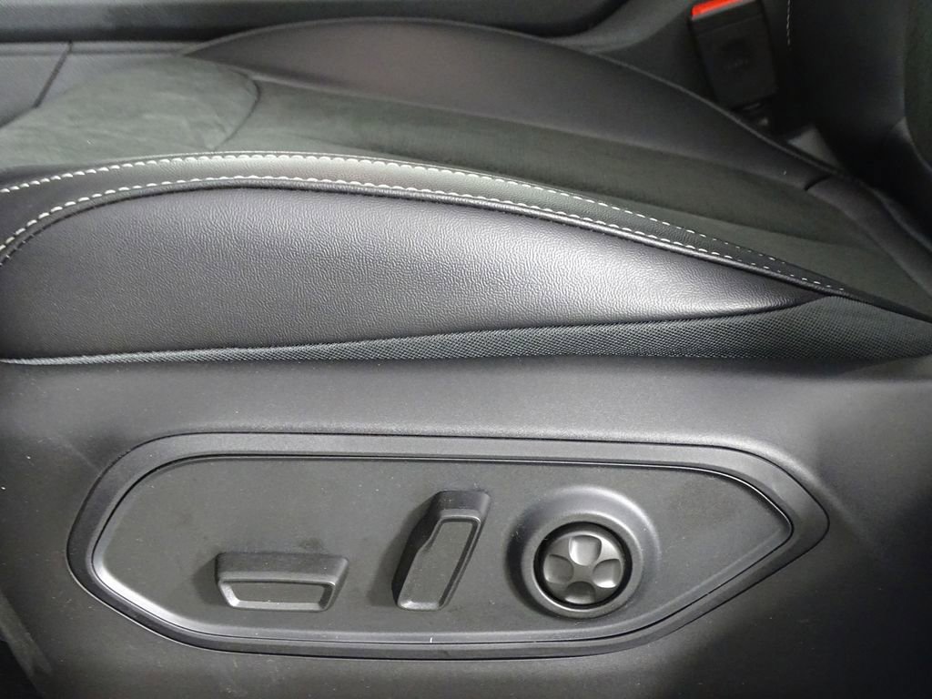 New 2025 Jeep Grand Cherokee Altitude image 21