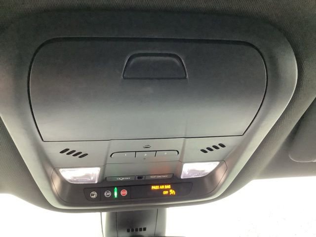 Used 2022 Buick Enclave Essence w/ Sport Touring Edition image 35