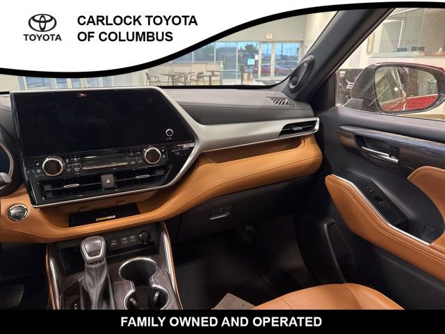 Used 2023 Toyota Highlander Platinum image 21