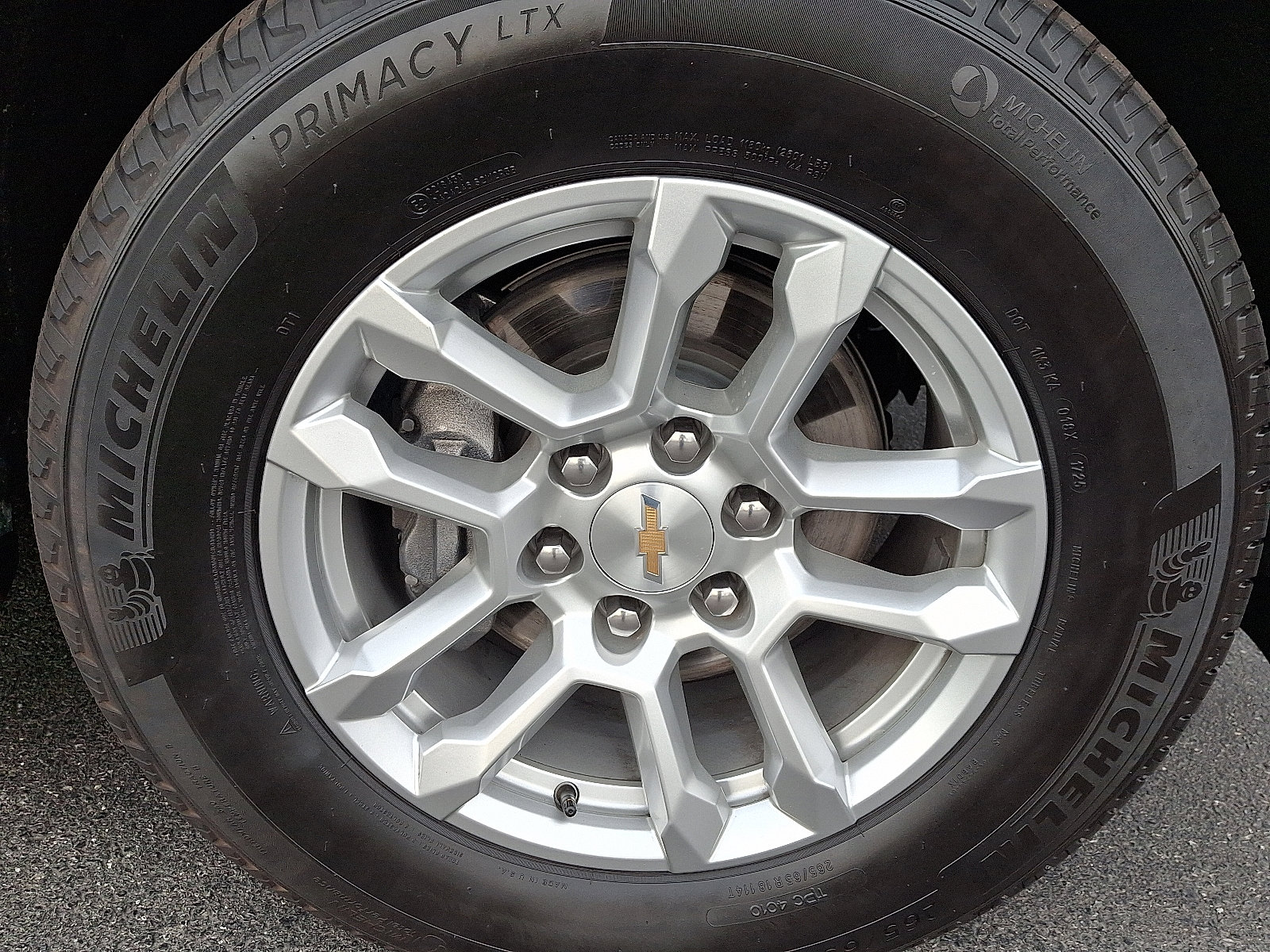 Used 2025 Chevrolet Tahoe LT image 8