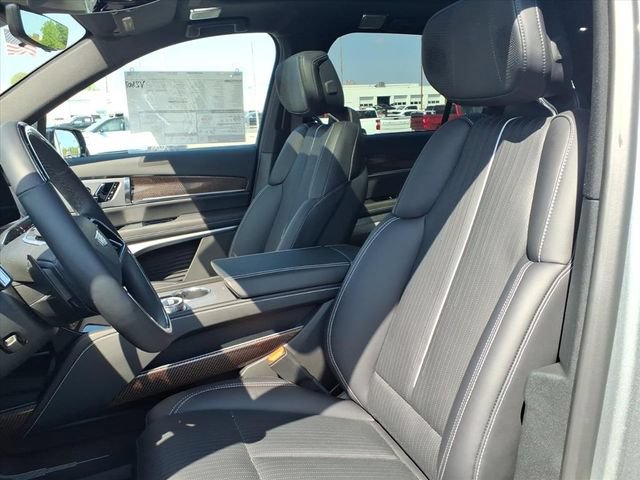 New 2026 Cadillac Vistiq Luxury AWD/4WD image 11