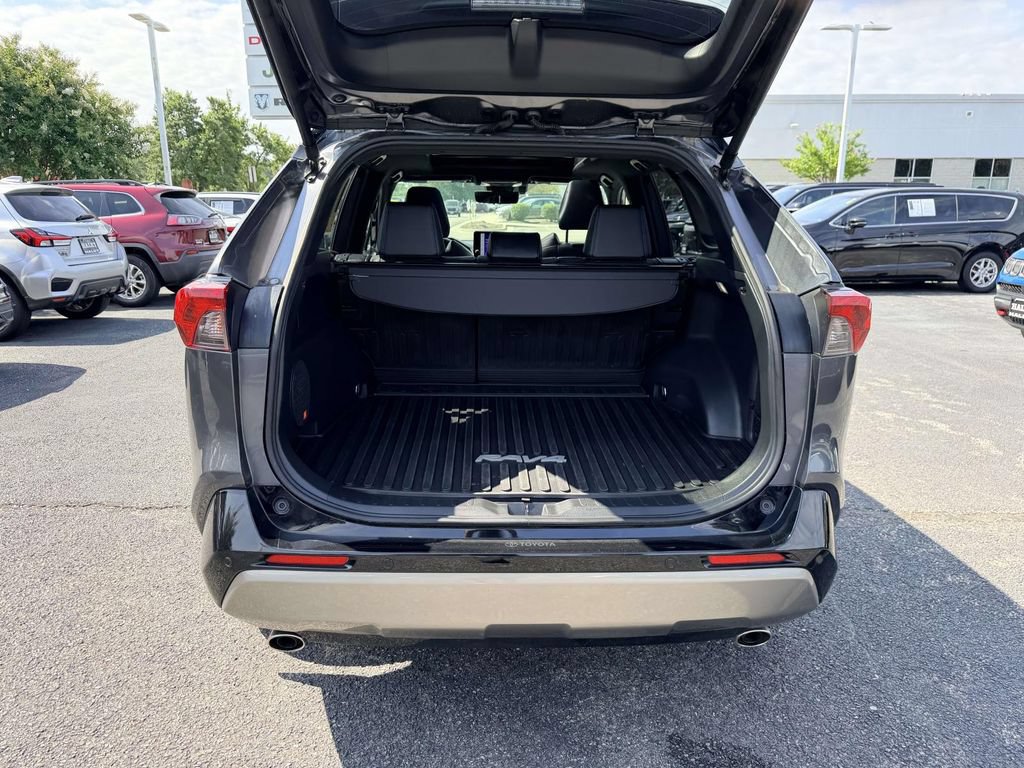 Used 2024 Toyota RAV4 XSE AWD/4WD image 11