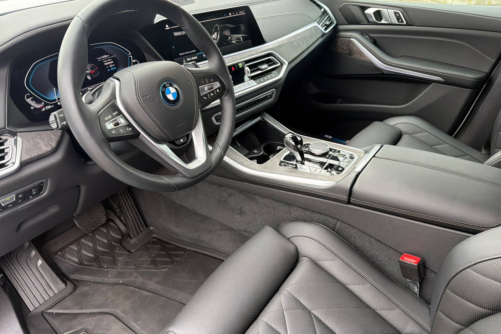 Certified 2023 BMW X5 xDrive45e w/ Climate Comfort Package image 11