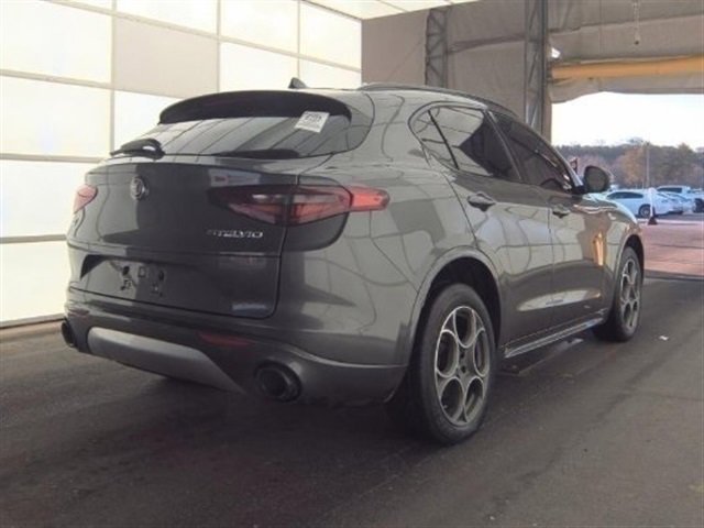 Used 2022 Alfa Romeo Stelvio Ti w/ Active Assist Plus Package image 2