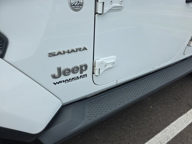 Used 2018 Jeep Wrangler Unlimited Sahara w/ Cold Weather Group AWD/4WD image 3