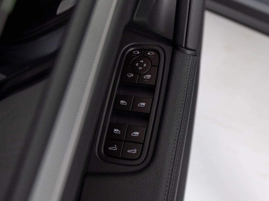 New 2026 Porsche Cayenne Coupe AWD/4WD image 18
